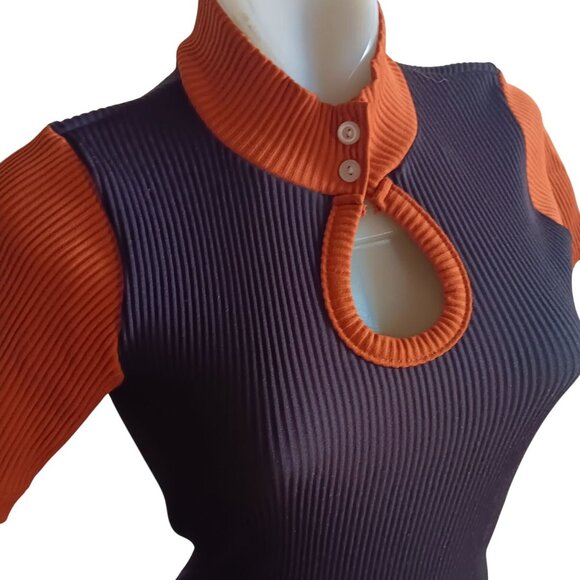 Medium Women's Vintage Top Keyhole 1960's Mod Ribbed Knit T-shirt Taiwan Groovy - Picture 1 of 7